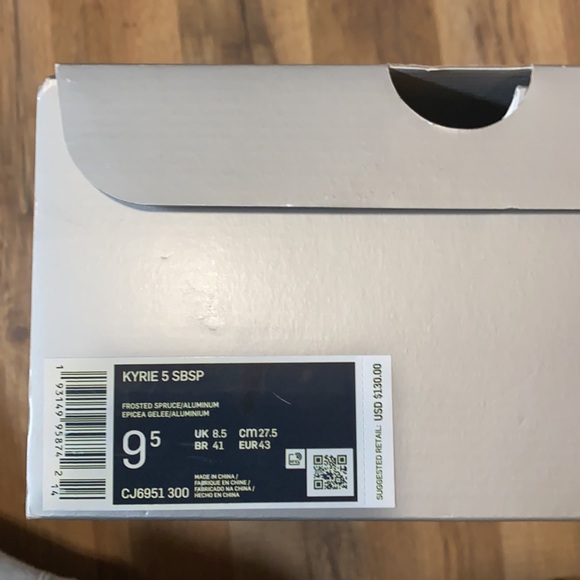 Kyrie 5 SBSP squidward - Picture 16 of 16